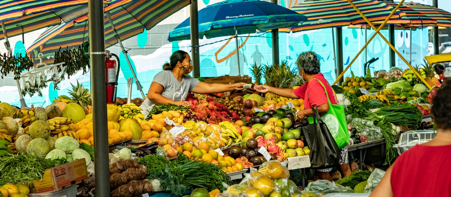 Hilo Farmers Market Customers Big Island