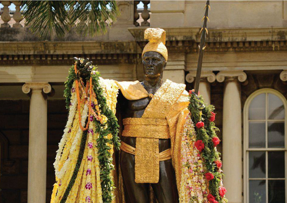 Iolani Palace Entrance Road Visitors History