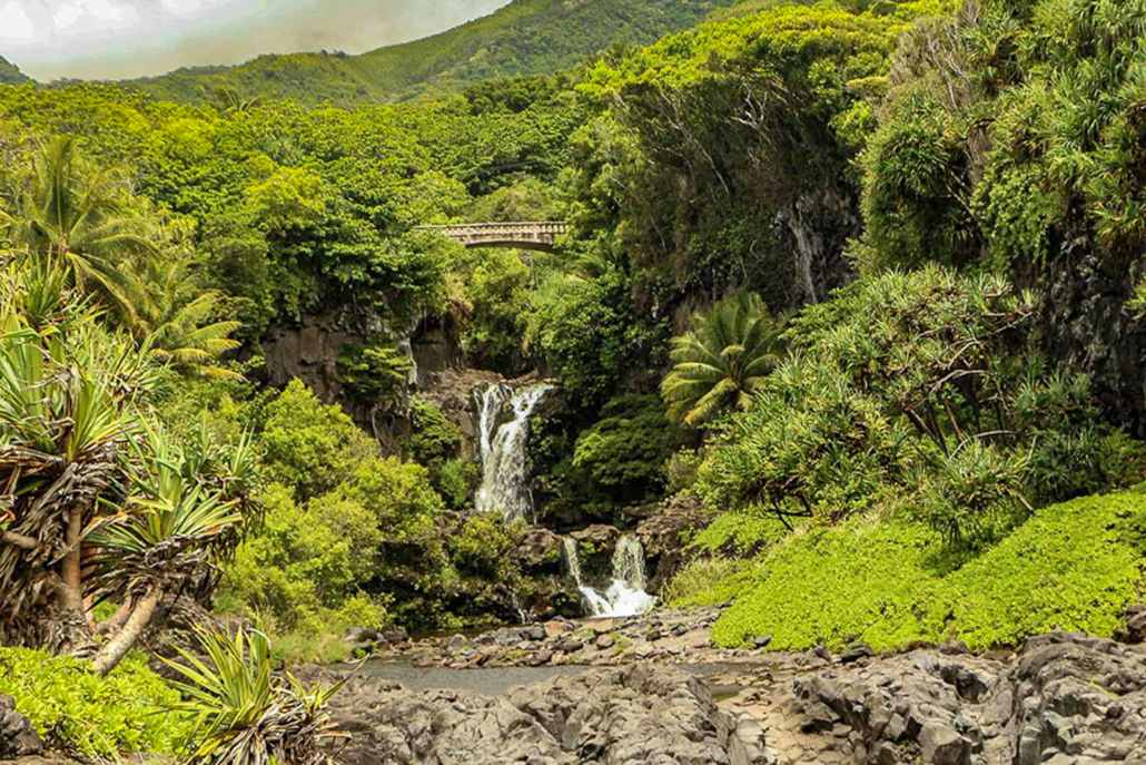 Sunshinehelicopters Maui Circle Island Deluxe Helicopter Pools Of Oheo Waterfalls Hana