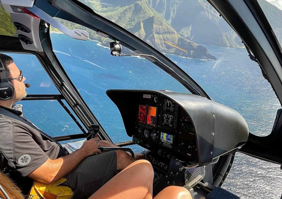 Bluehawaiian Minute Maui Spectacular Helicopter Tour Guests Inside Heli Slider