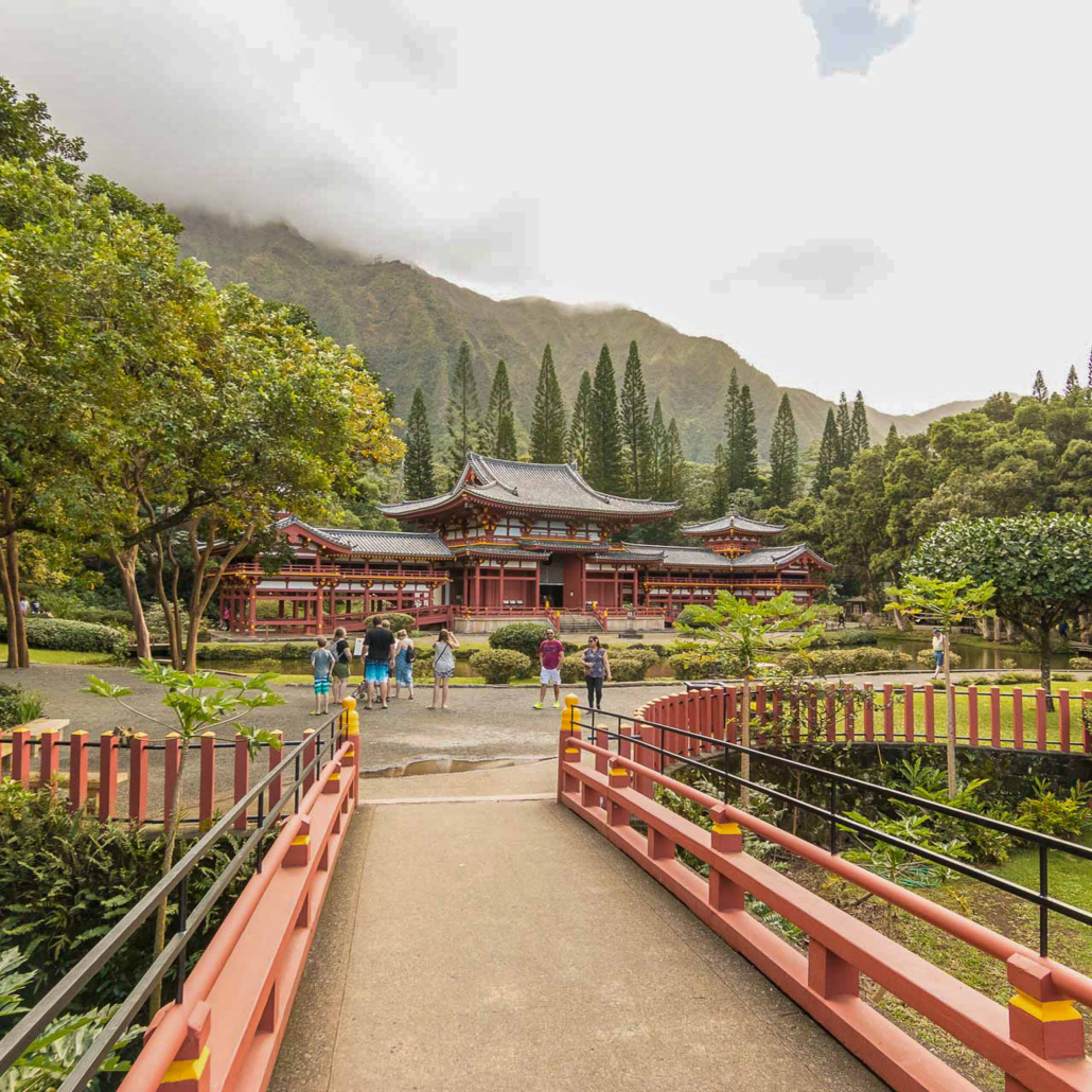 Byodo In Temple Walkway